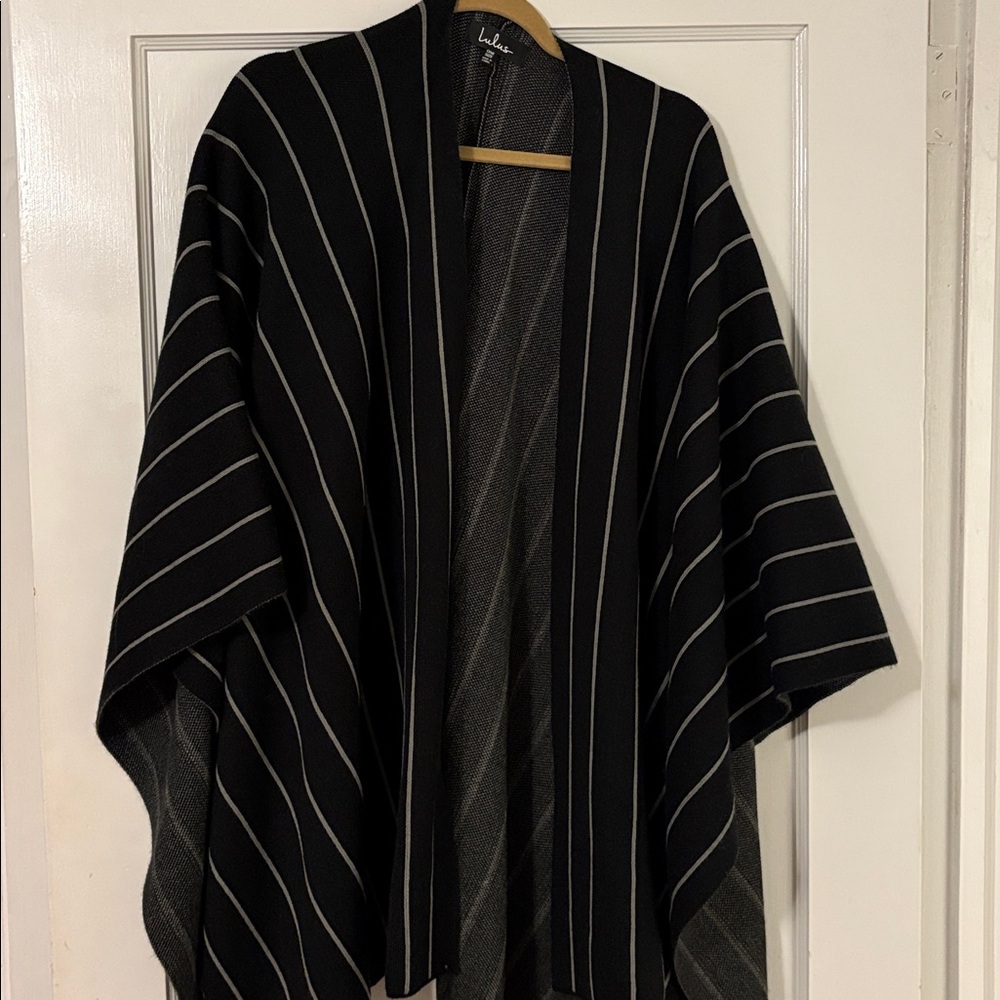 Lulu's Black and Tan Knit poncho
